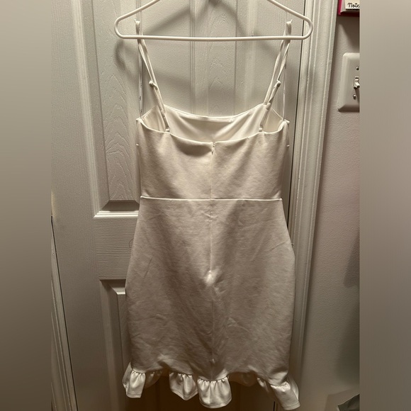 Lulus - NWOT, White Ruffled Bodycon Mini Dress, size Medium - Picture 5 of 7